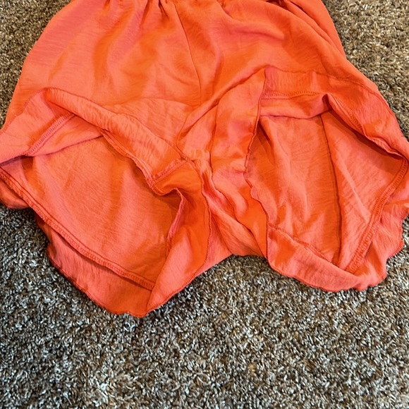 !NEVER WORN!Women’s Size Small Romper - Picture 4 of 7